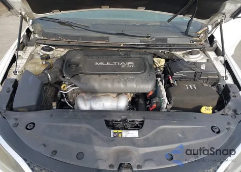 2015 Chrysler 200 Limited из США, поврежденный, VIN 1C3CCCAB5FN570775